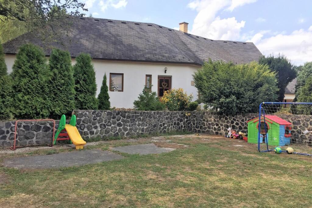 Apartman U Pamatneho Stromu Apartment Česká Lípa Exterior foto
